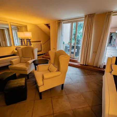 Guest house Santa Maria Foris 4*